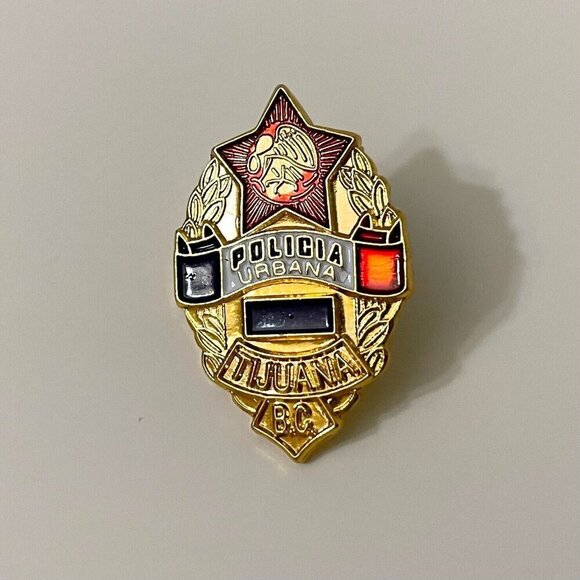 Policia Urbana Tijuana Mexico Pin - Picture 1 of 7